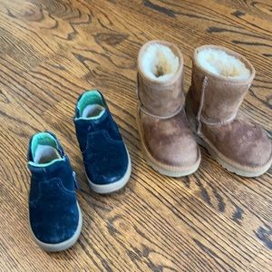 2 pairs of UGG boots